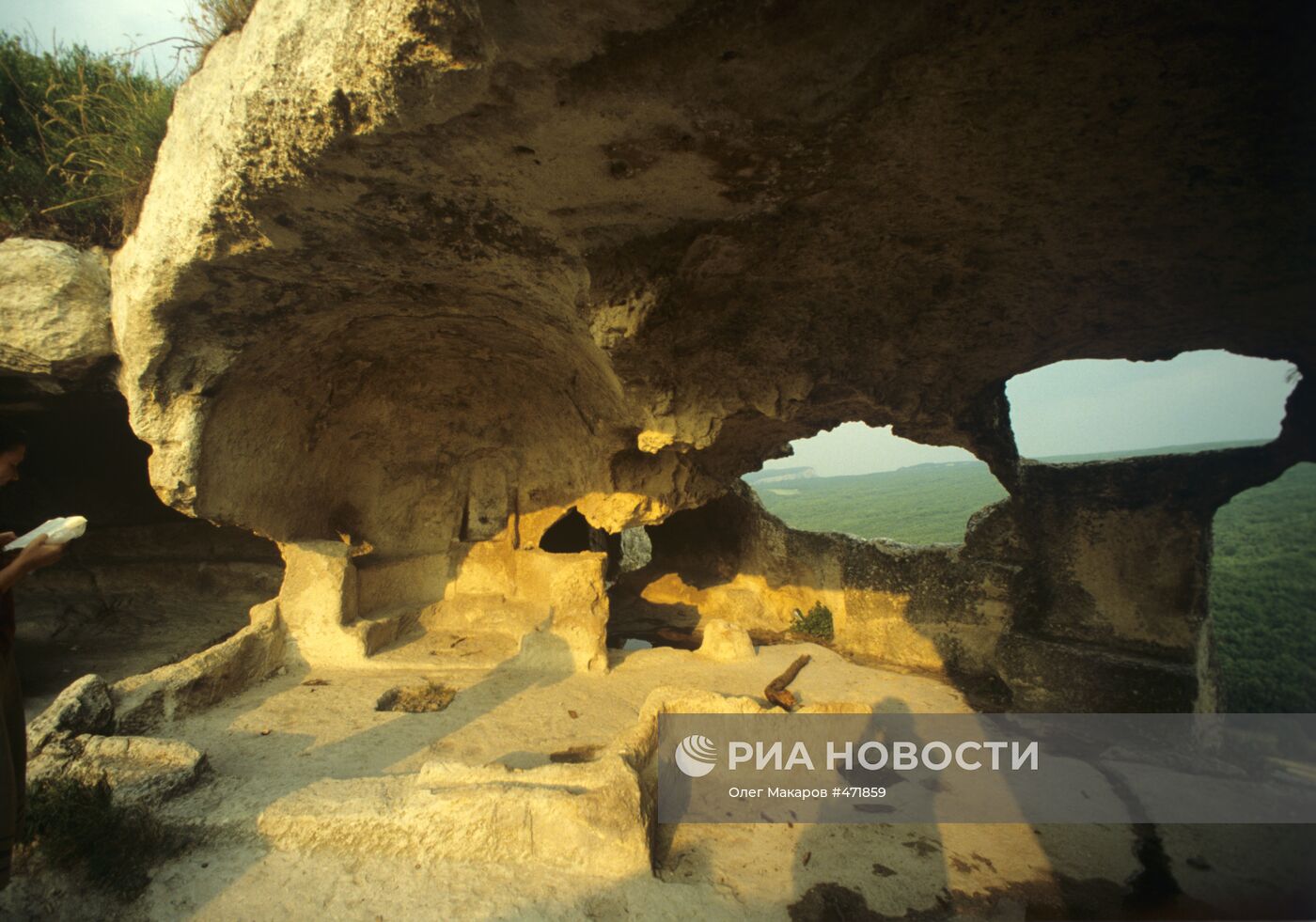Пещерный храм с баптистерием