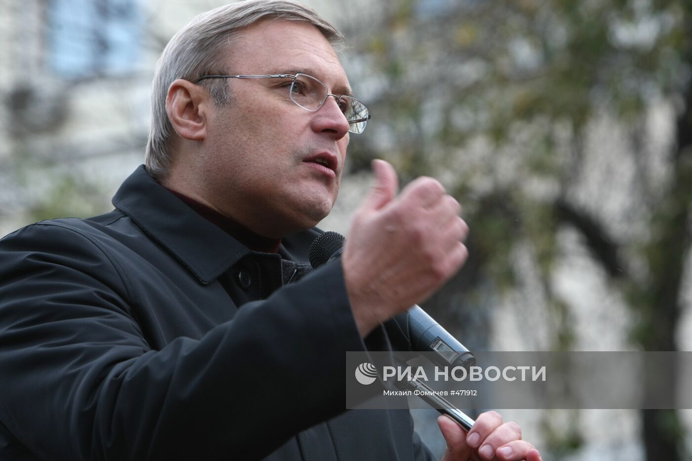 Михаил Касьянов на митинге памяти Анны Политковской в Москве