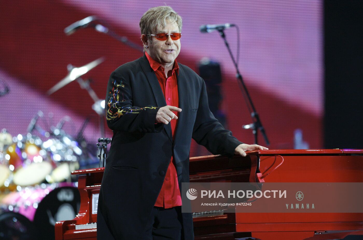 Концерт Элтона Джона в СК "Олимпийский" в Москве