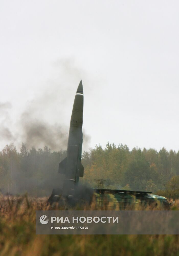 Пуск ракеты "Точка" на полигоне в Калининградской области