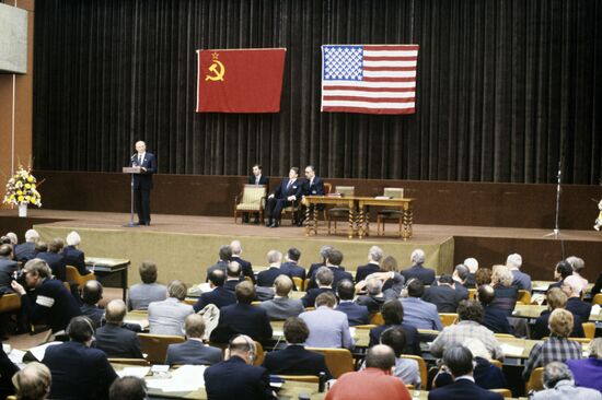 Советско-американская встреча на высшем уровне