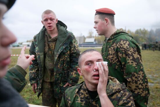 Экзамен бойцов спецназа на право ношения крапового берета