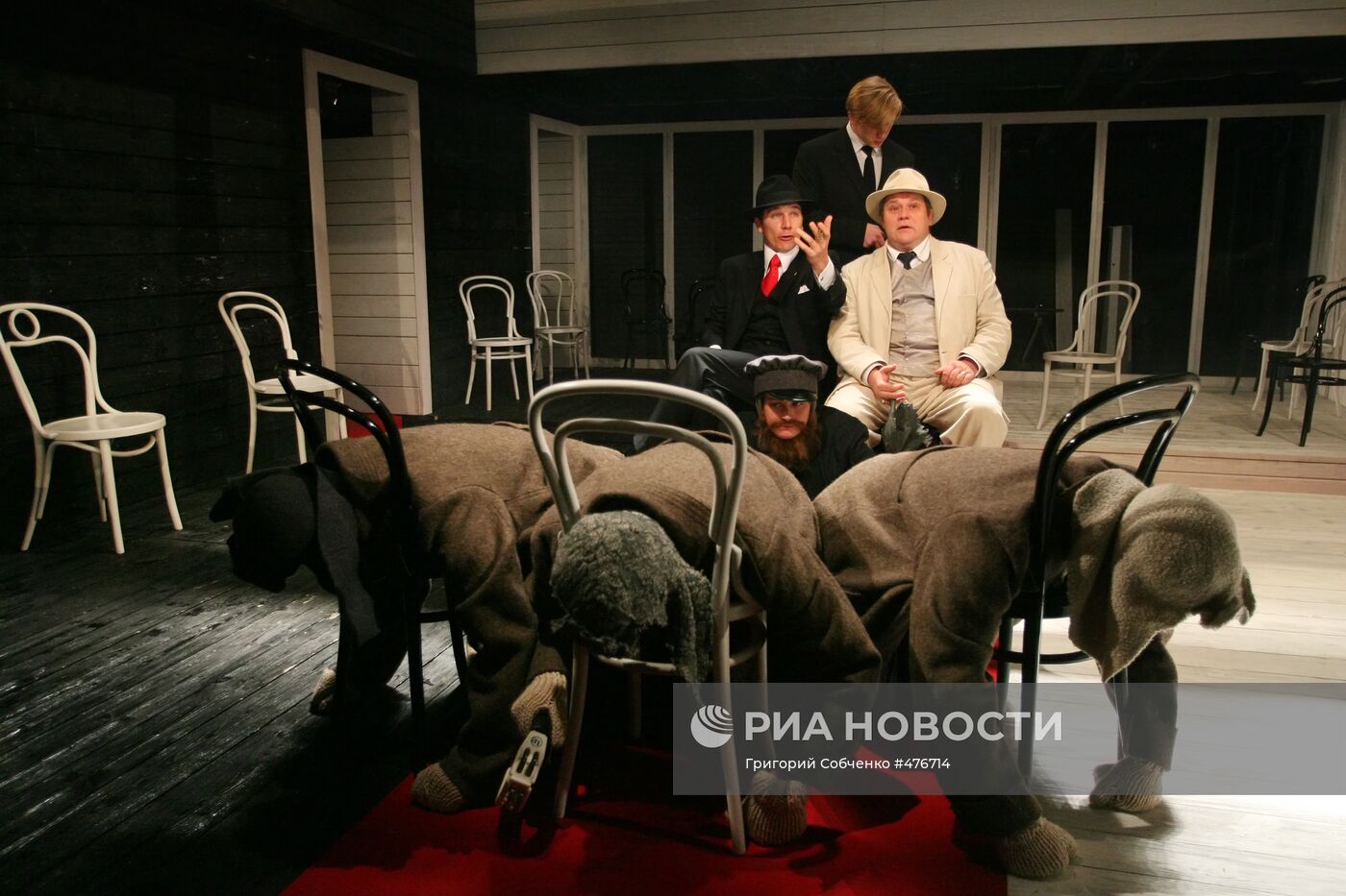 Спектакль "Волки и овцы" в театре под руководством О.Табакова