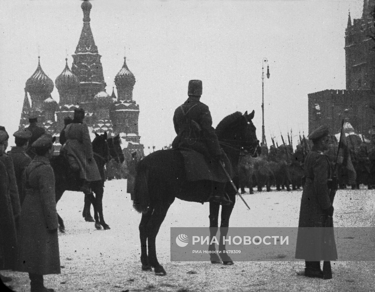 Парад на Красной площади революционных войск