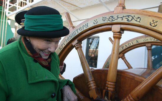 Княгиня Ольга Куликовская-Романова на борту барка "Крузенштерн"