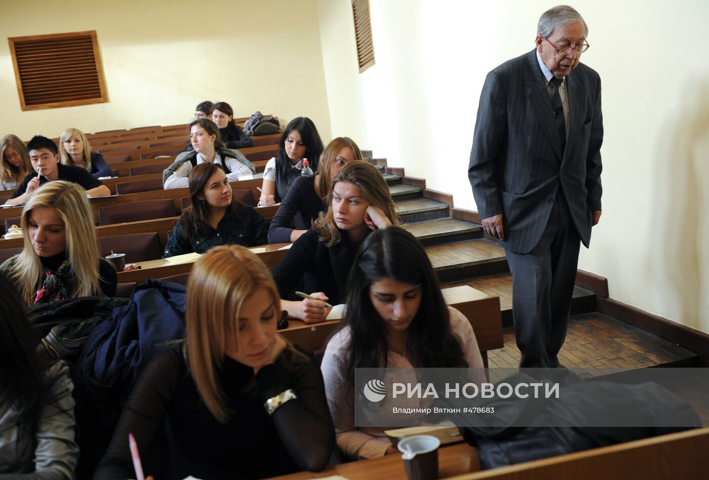 Интервью президента журфака МГУ Ясена Засурского