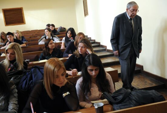 Интервью президента журфака МГУ Ясена Засурского