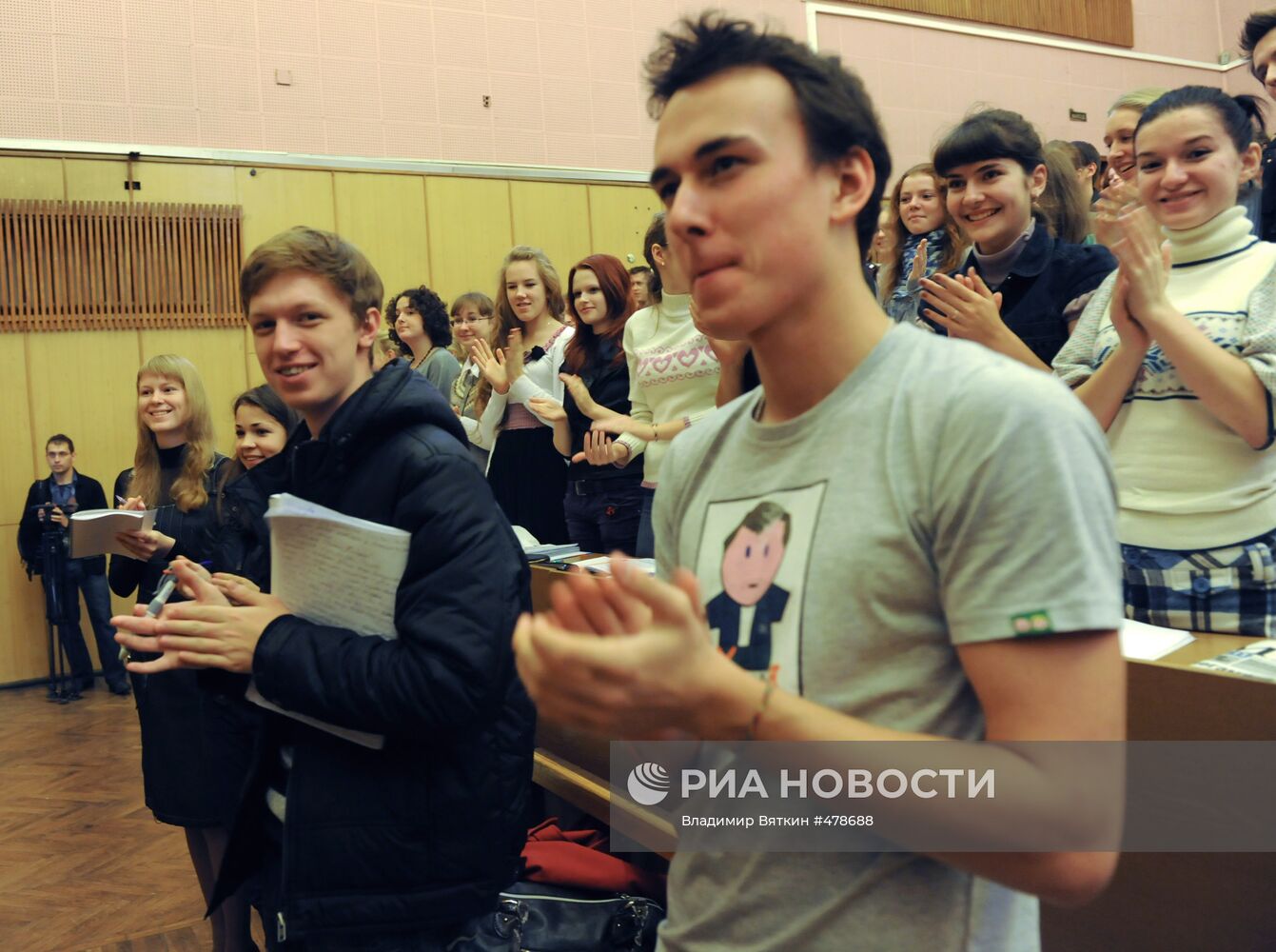 Студенты журфака МГУ