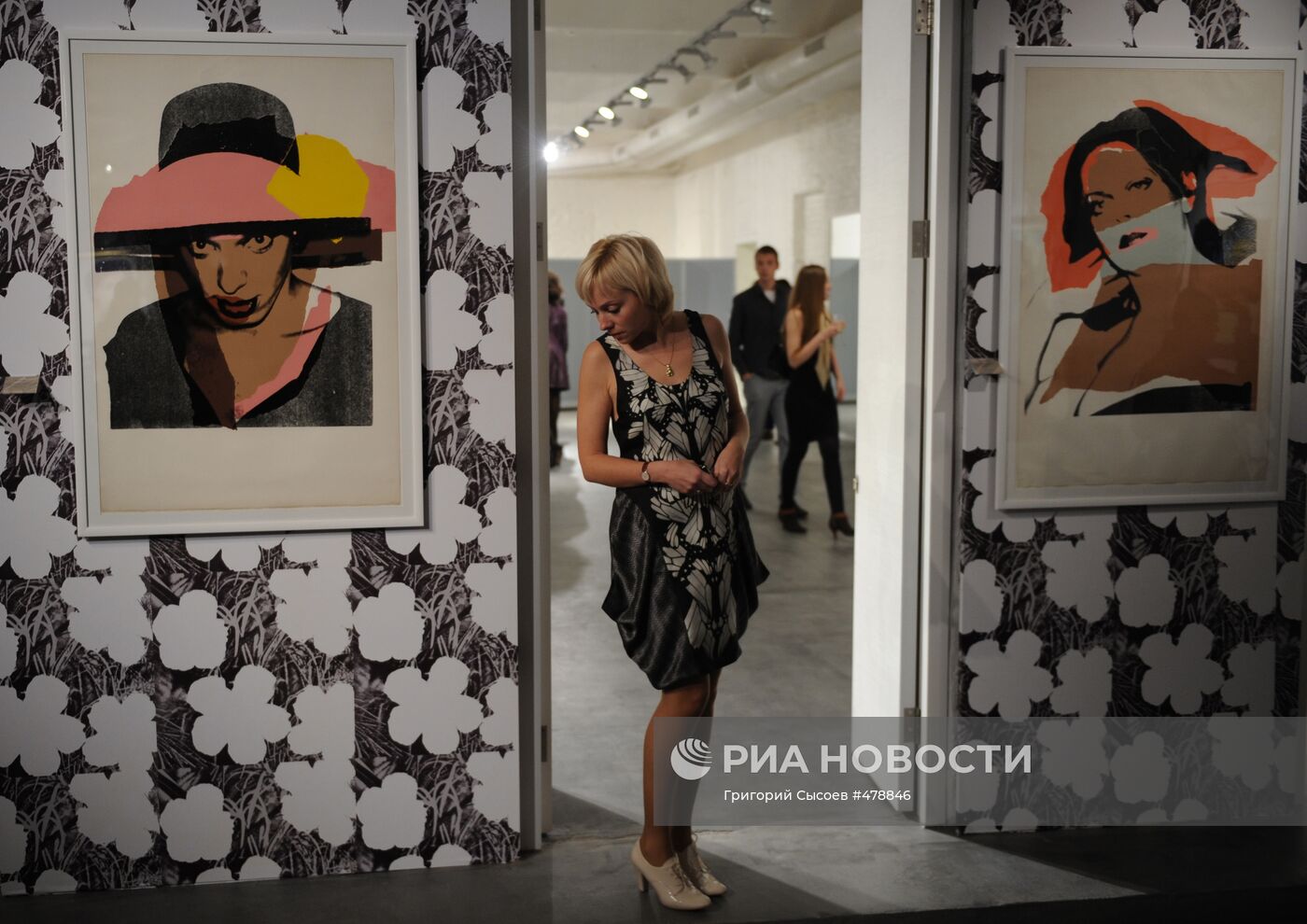 Выставка работ Энди Уорхола "Леди и джентльмены"