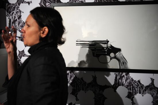 Выставка работ Энди Уорхола "Леди и джентльмены"