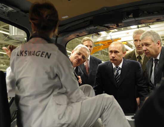 В. Путин посетил завод концерна "Volkswagen" в Калуге