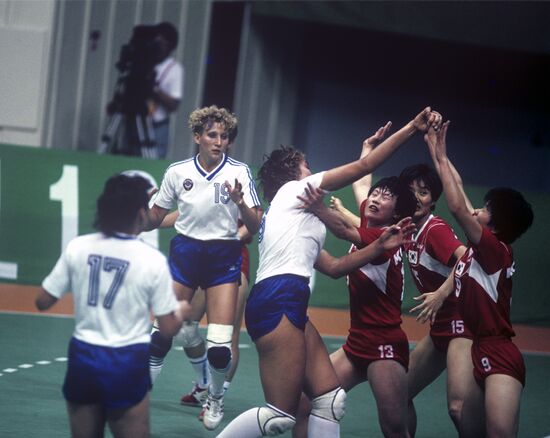 Женский матч по гандболу СССР-Южная Корея