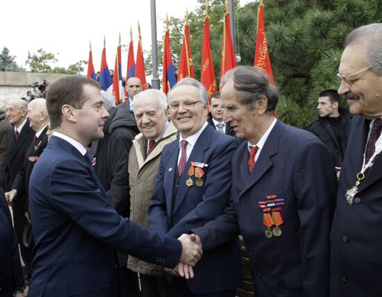 Д.Медведев встретился в Белграде с ветеранами II Мировой войны