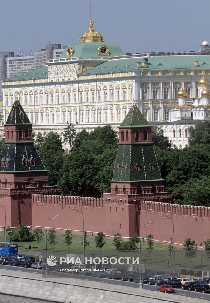 Большой Кремлевский дворец и башни Кремля