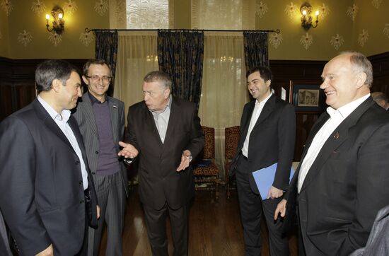 Д.Медведев встретился с лидерами парламентских фракций