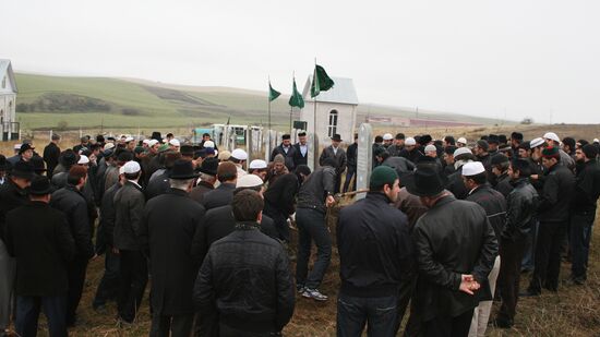 Похороны М.Аушева прошли на родовом кладбище в селении Сурхахи