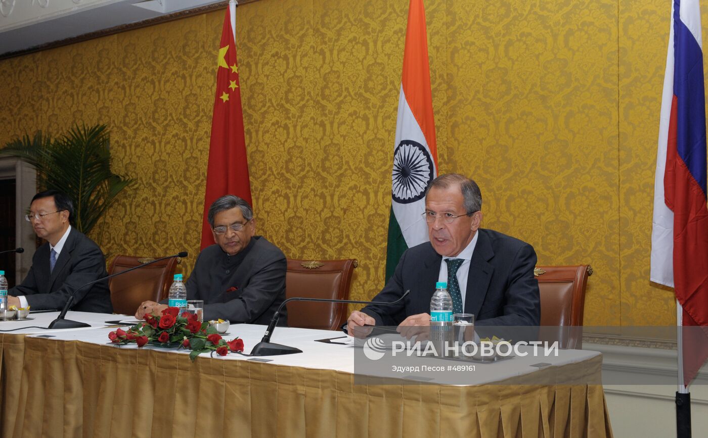 Встреча глав МИД России, Индии и Китая в Бангалоре