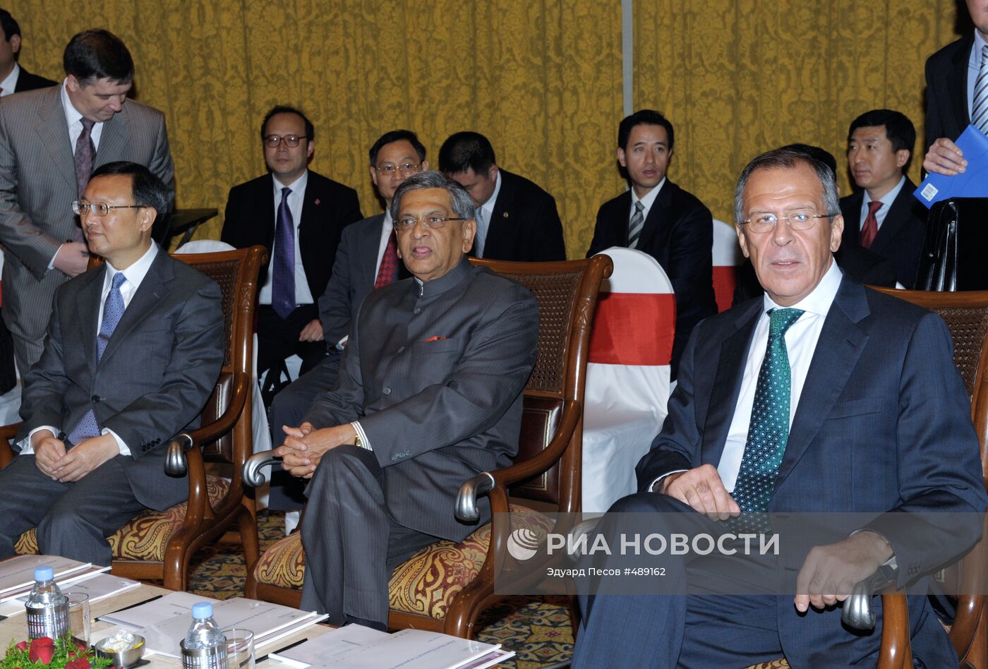 Встреча глав МИД России, Индии и Китая в Бангалоре