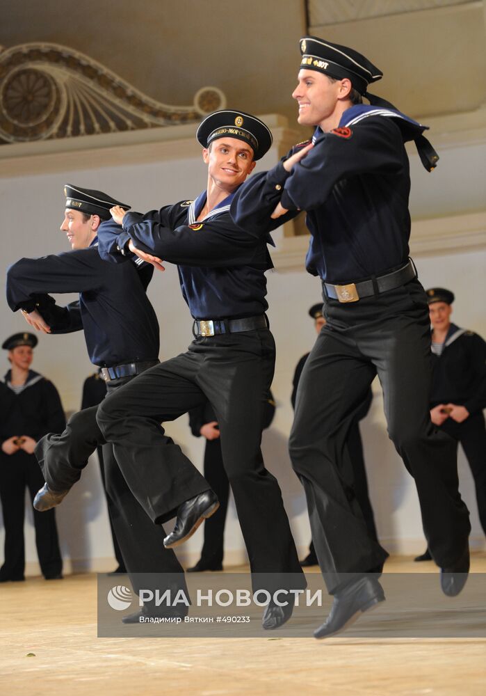 Танец "Яблочко". Ансамбль народного танца имени Игоря Моисеева