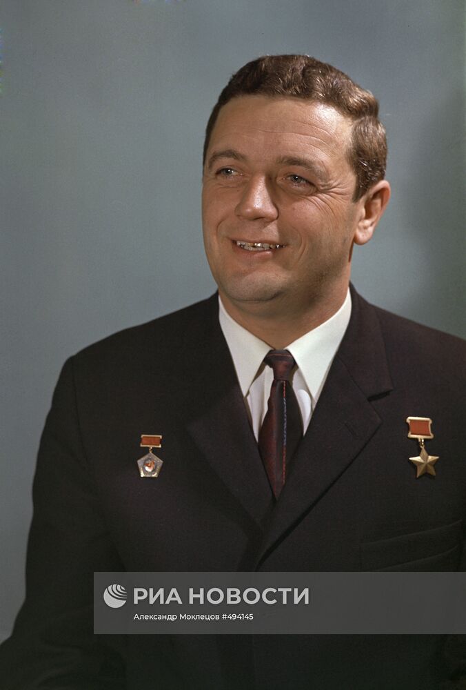 Летчик-космонавт В.Н.Волков