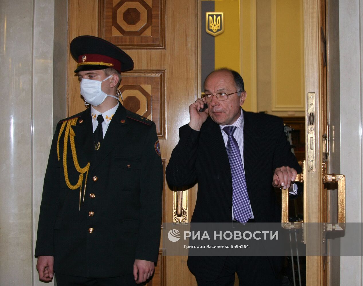 Вход в зал заседаний Верховной Рады Украины
