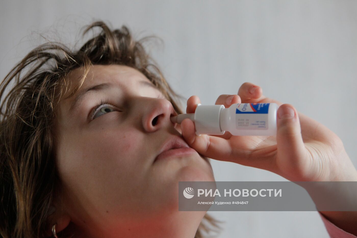 Ребенок, заболевший гриппом, во время лечения на дому