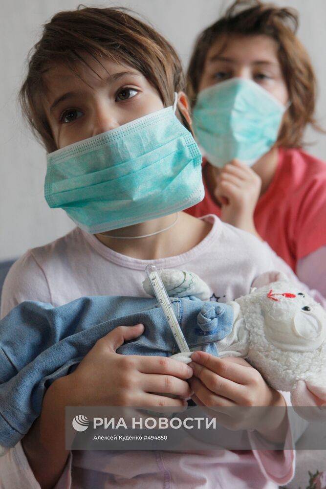 Дети, заболевшие гриппом, во время лечения в домашних условиях
