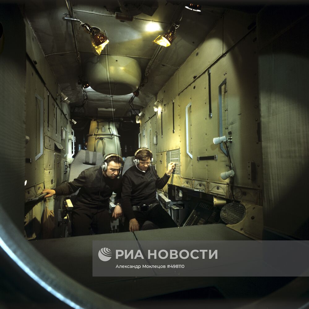 Космонавты Алексей Губарев и Георгий Гречко