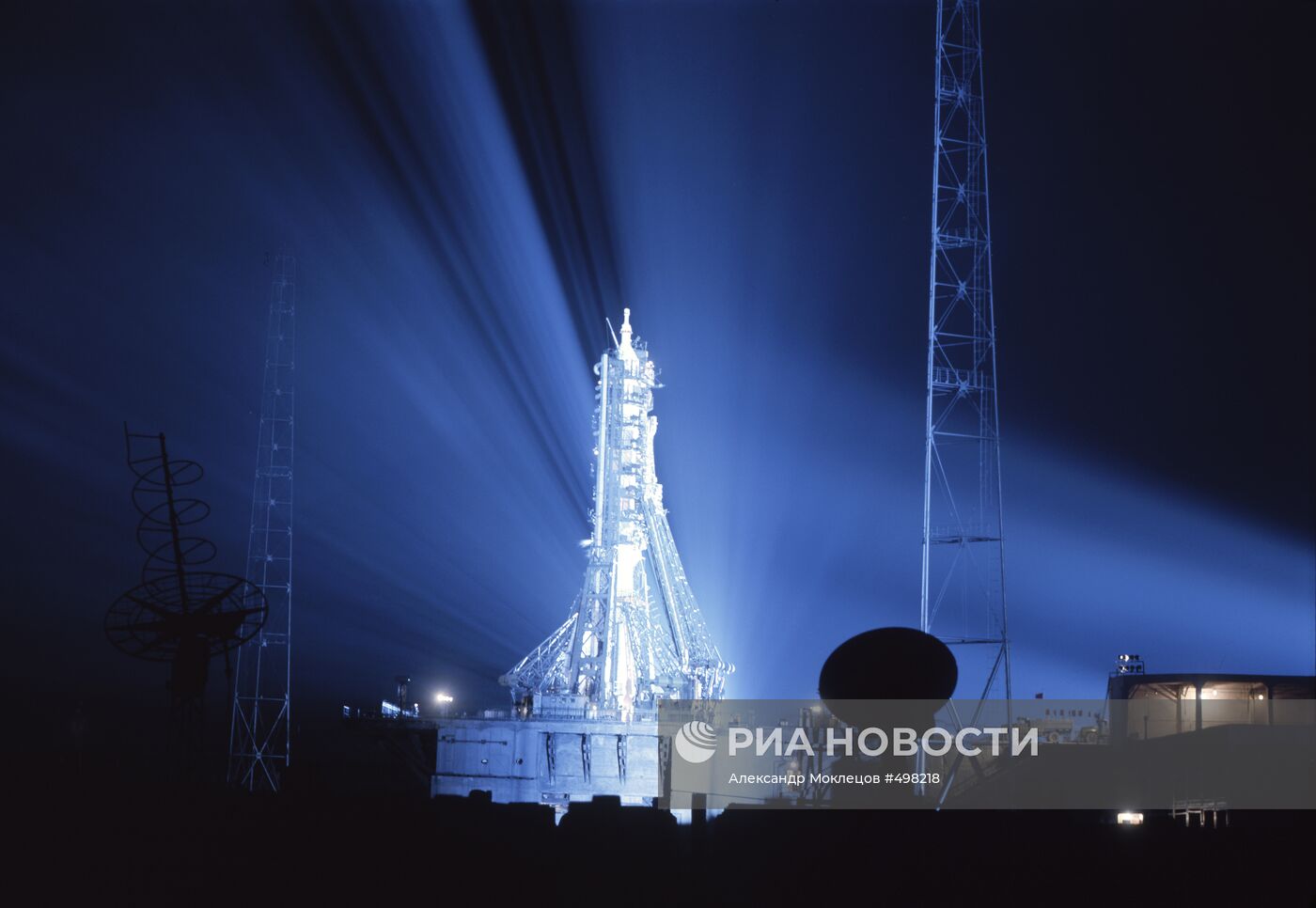 Ракета-носитель с комическим кораблем "Союз-14"