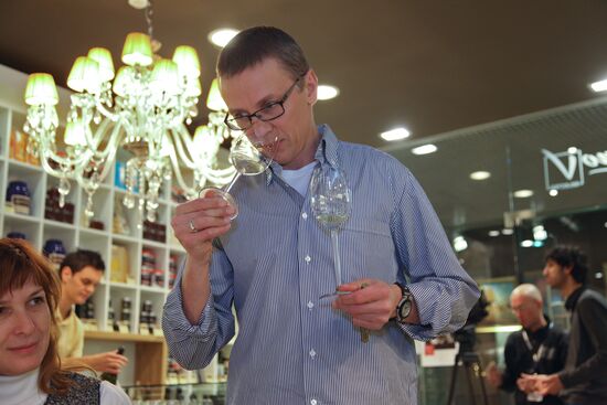 Игорь Ларионов представил коллекцию именных вин