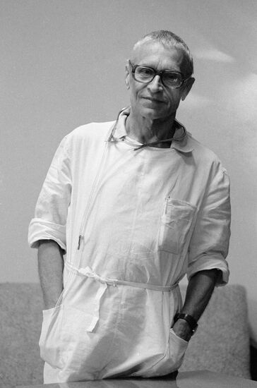 АМОСОВ ХИРУРГ