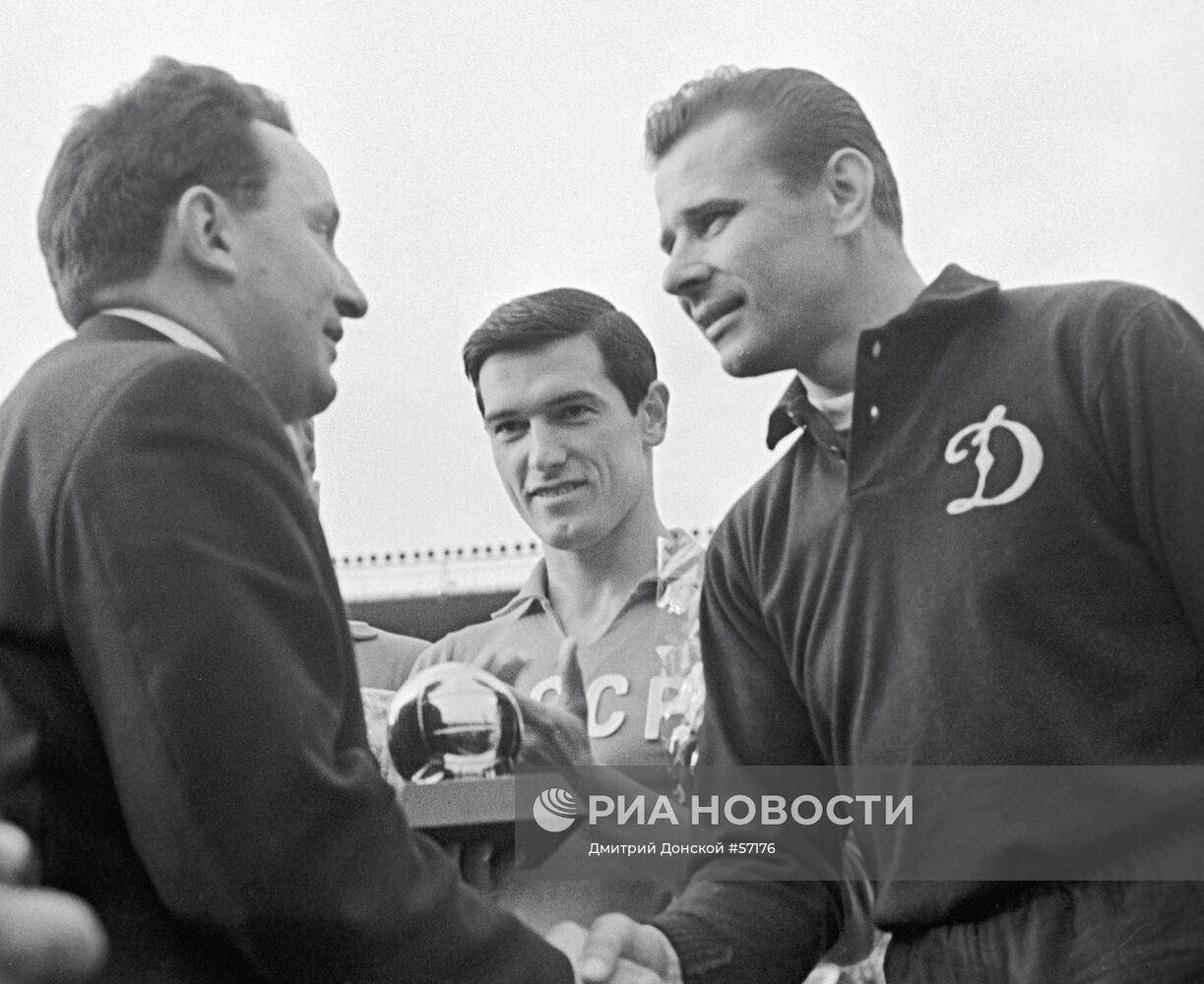 Лев Яшин - лучший игрок 1963 года