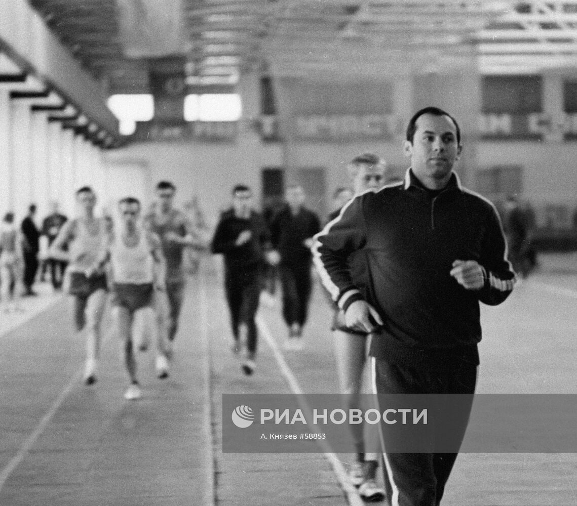 БРУМЕЛЬ ПРЫЖКИ В ВЫСОТУ