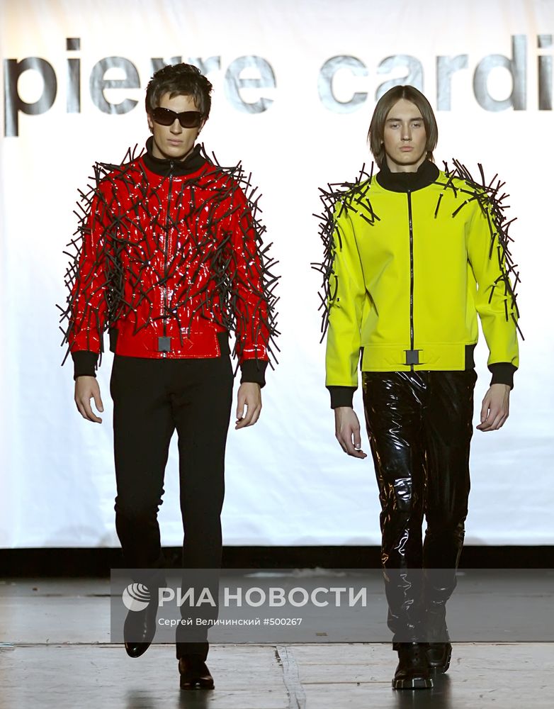 Показ новой коллекции французского кутюрье Пьера Кардена