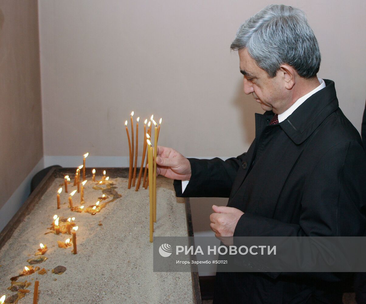 С. Саргсян посетил армянскую церковь в Калининграде