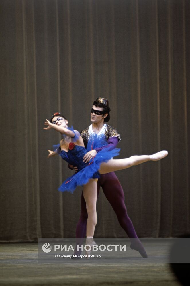 Артисты балета Малика Сабирова и Муззафар Бурханов