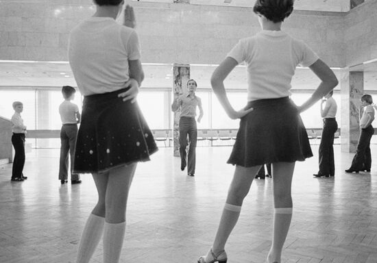 Урок танцев в АЗЛК