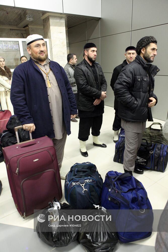 Из аэропорта Грозного вылетели паломники для совершения хаджа