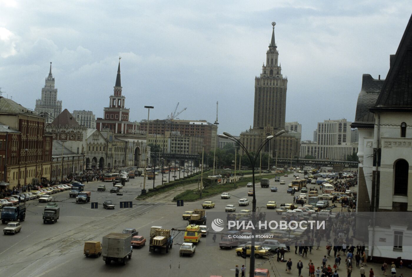 Комсомольская площадь