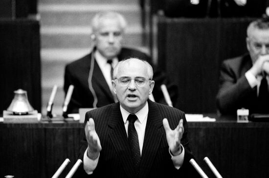 Генеральный секретарь ЦК КПСС Михаил Горбачев