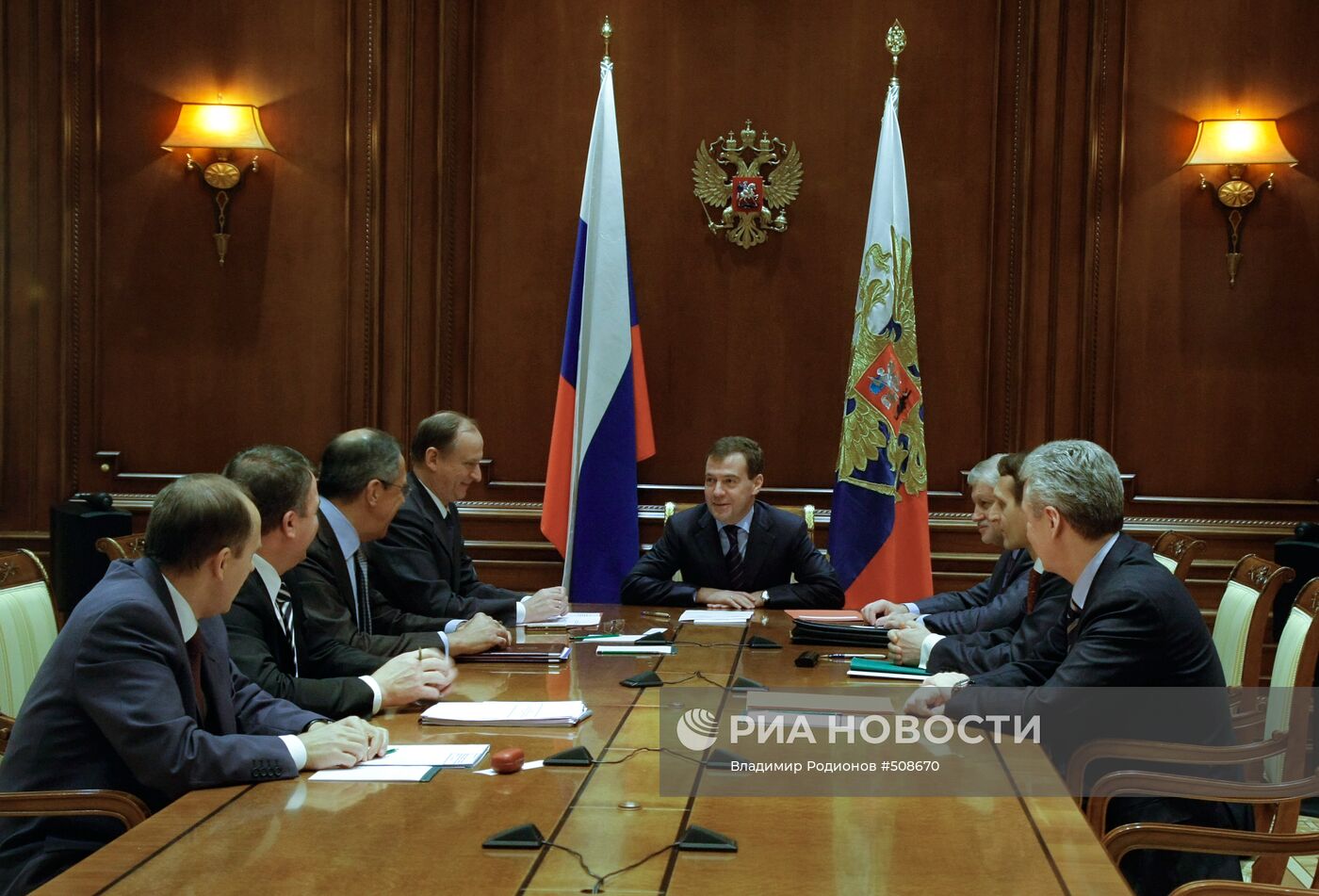 Президент РФ провел заседание Совета безопасности РФ