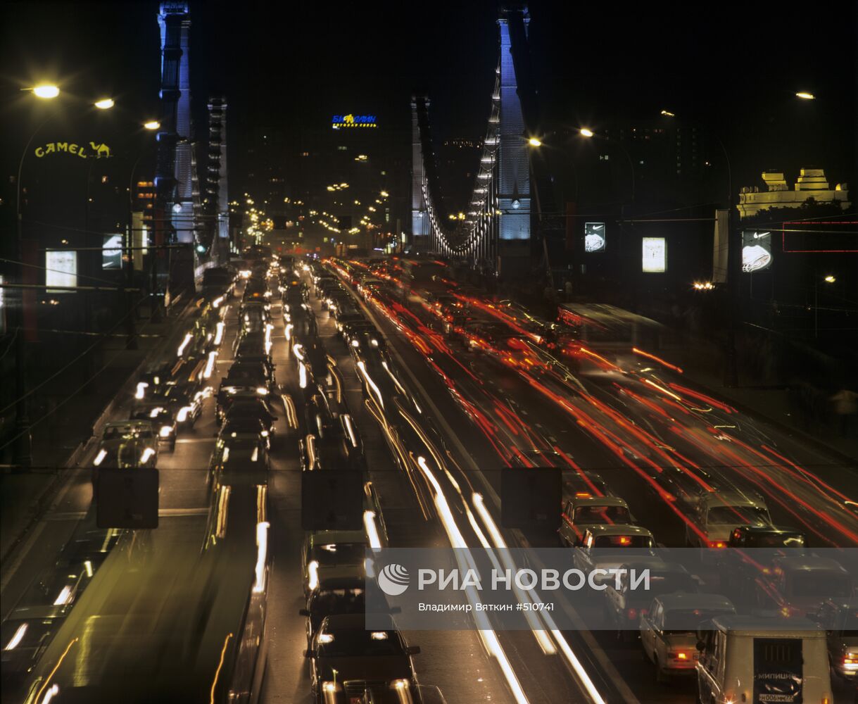 Крымский мост в Москве