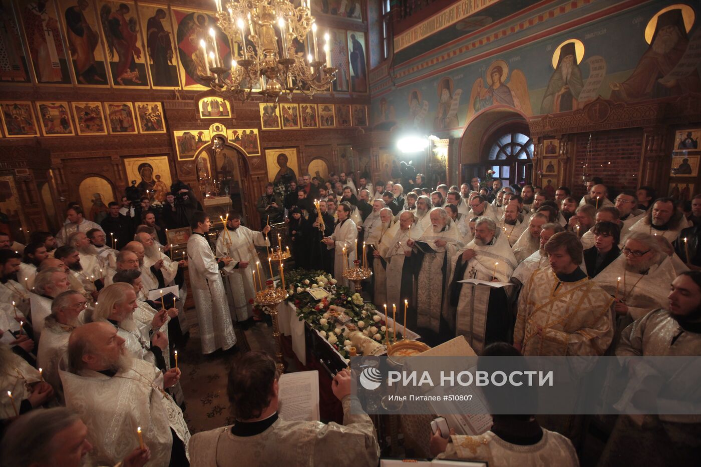 Отпевание иерея Даниила в храме святых апостолов Петра и Павла