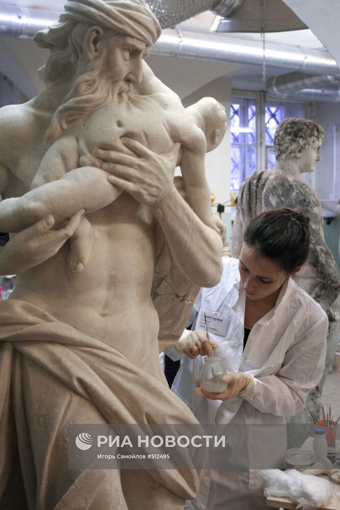 Реставрация скульптур "Летнего сада" в Санкт-Петербурге