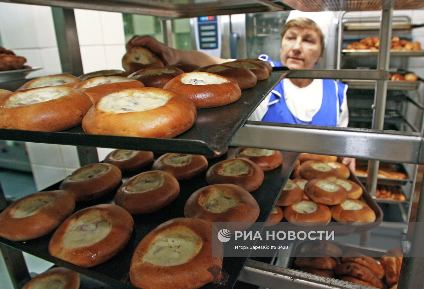 Работа столовой-пекарни в средней школе № 1 в Светлогорске
