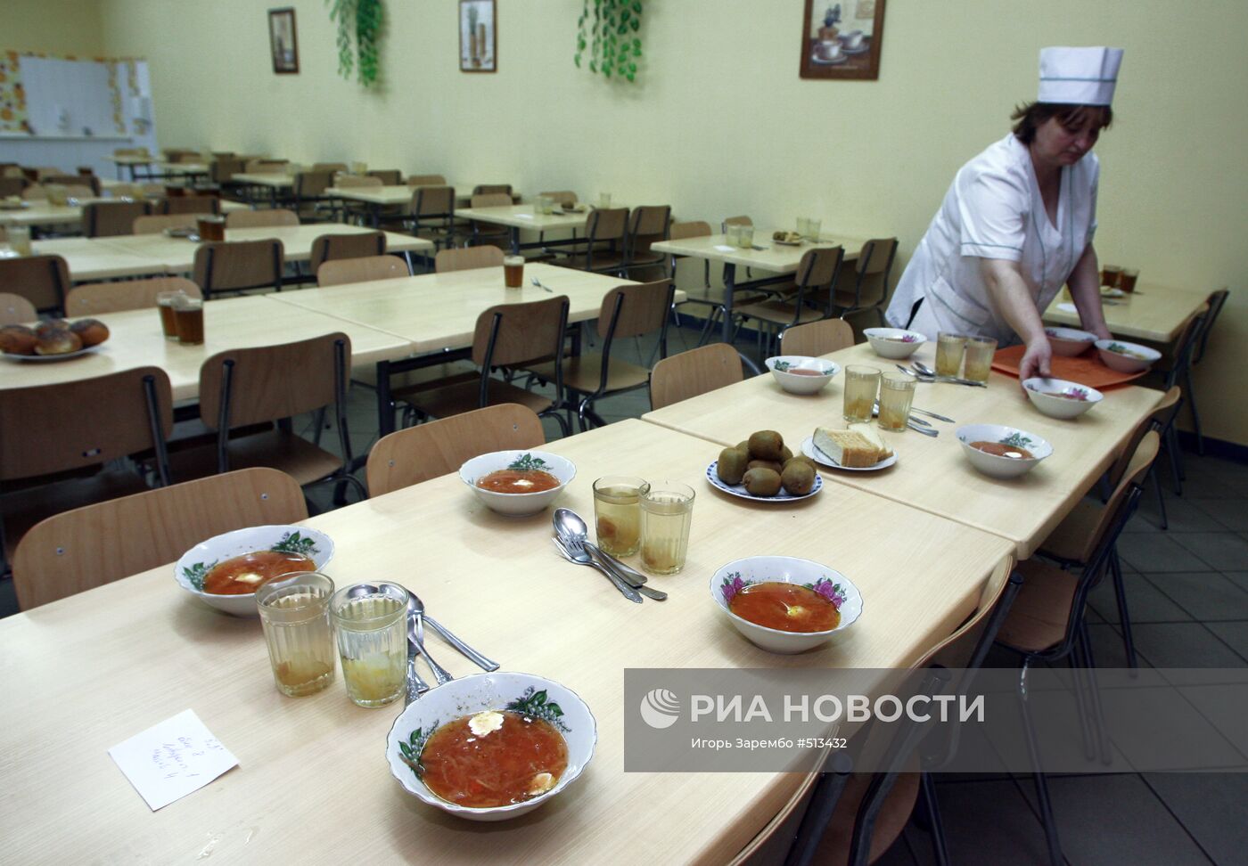 Работа столовой-пекарни в средней школе № 1 в Светлогорске