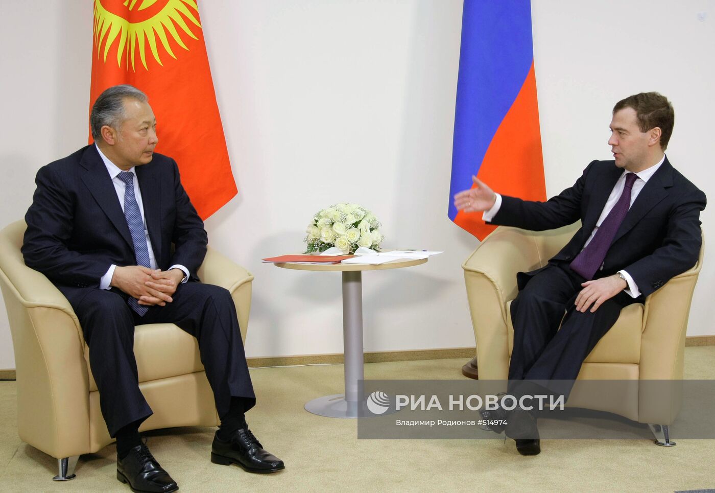 Встреча президентов России и Киргизии в Минске