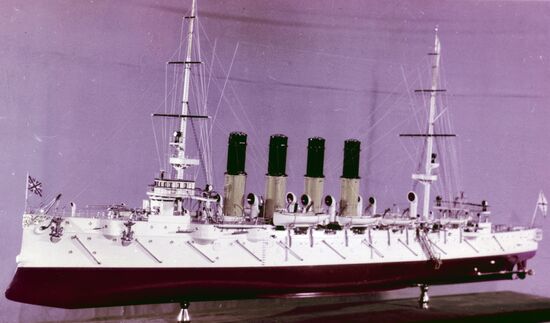 Модель крейсера I ранга "Варяг"