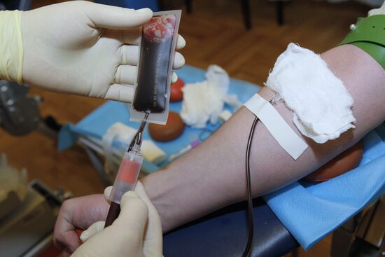 Забор крови для исследования на наличе инфекций