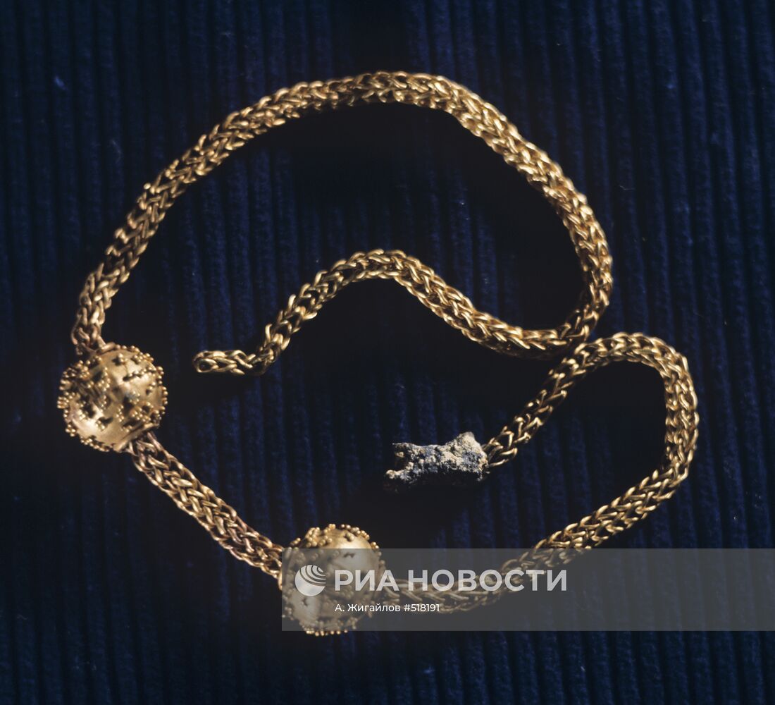 Золотое колье